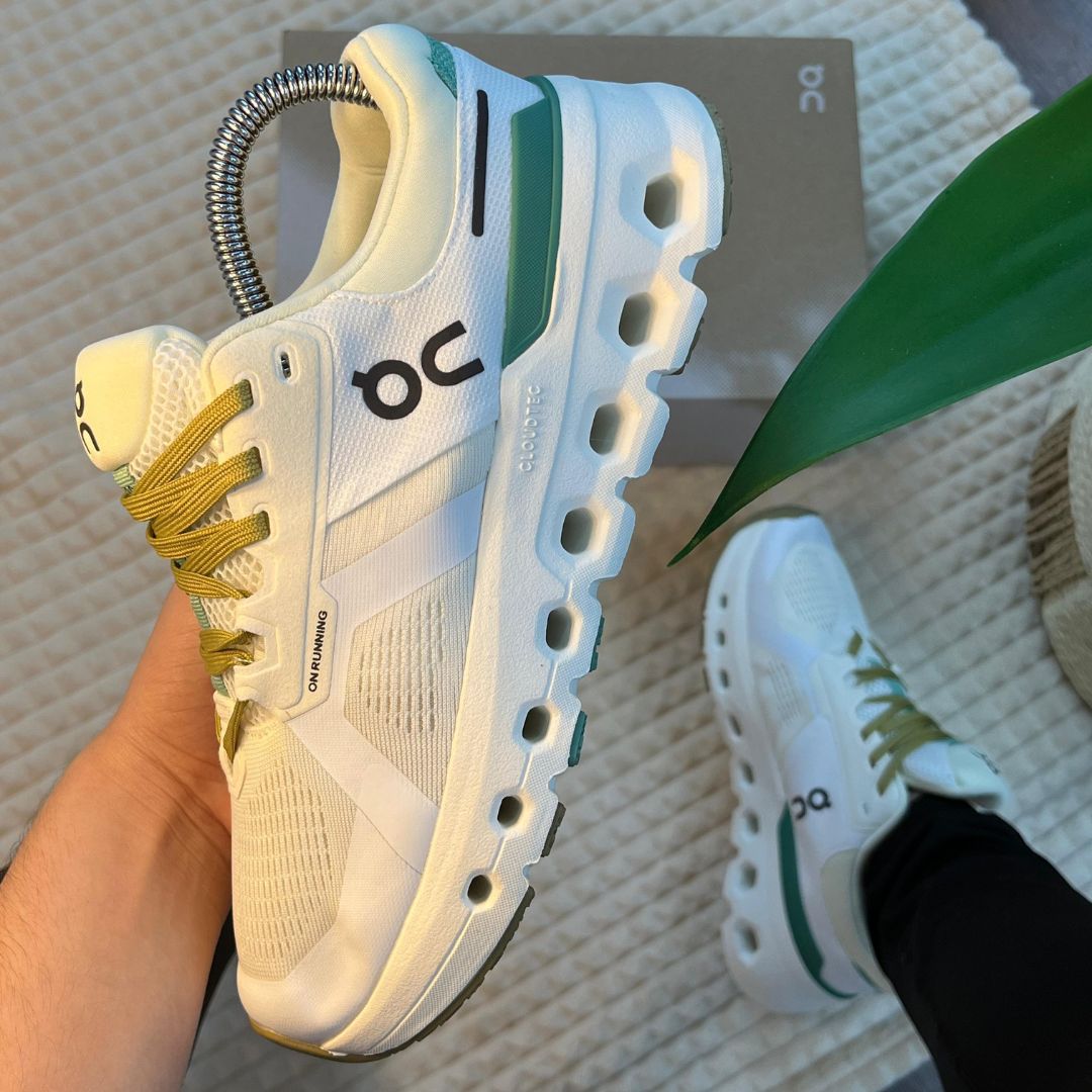 On Cloud Running Green