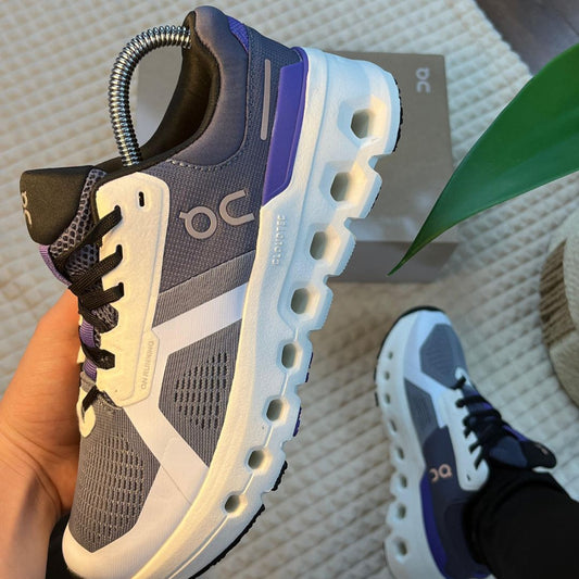 On Cloud Running Morado