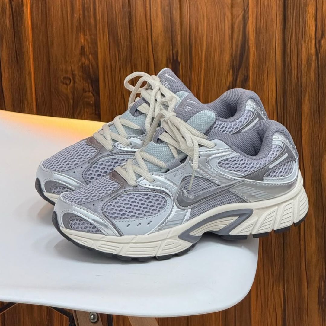Nike V5 RNR Gris
