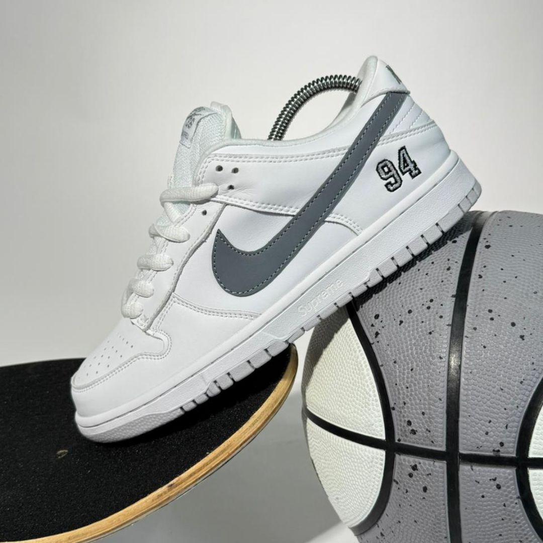 NIKE SB DUNK SUPREME