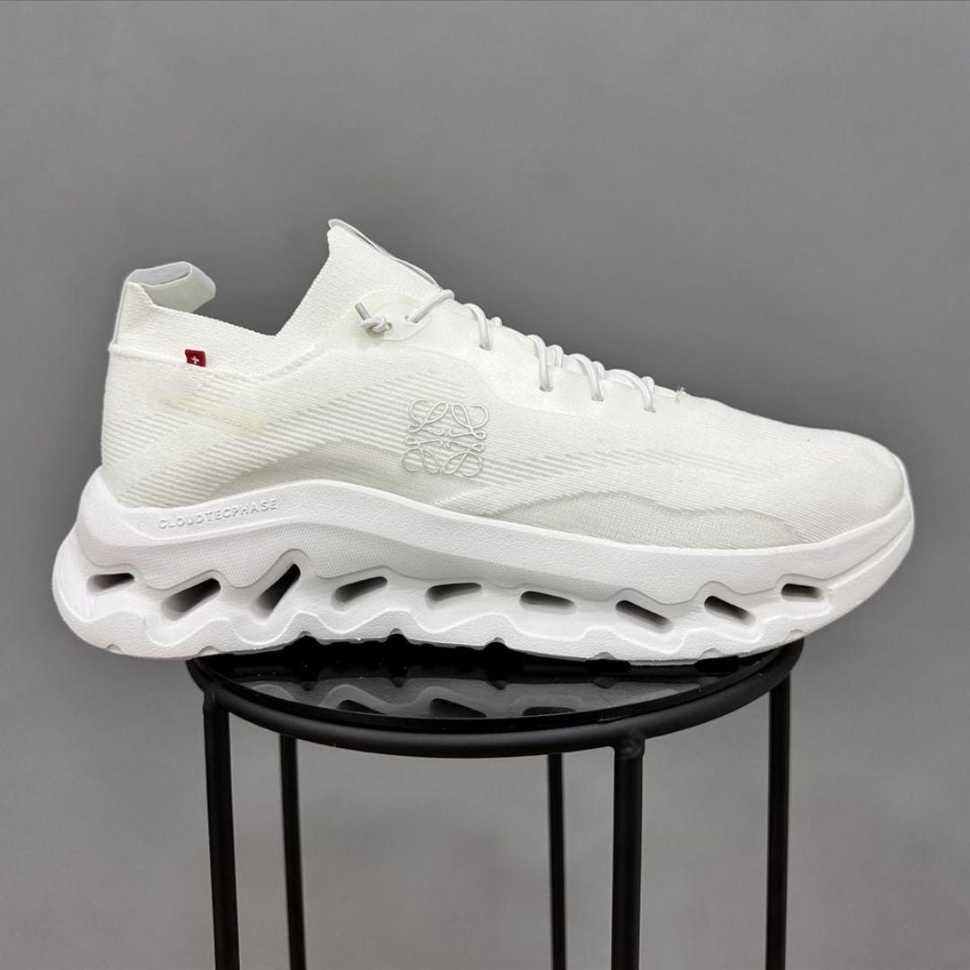 On Cloudtilt Loewe Blanca