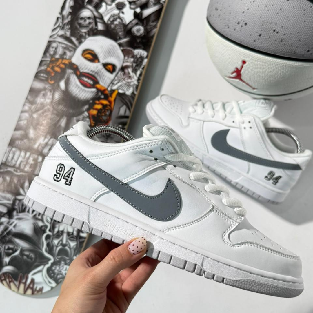 NIKE SB DUNK SUPREME