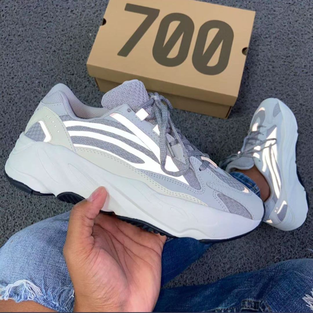 ADIDAS YEEZY 700