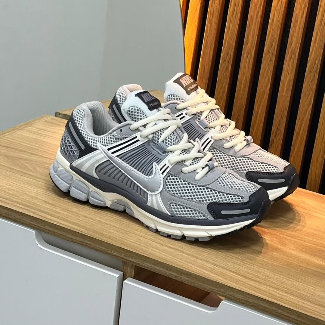 Nike Zoom Vomero Gris