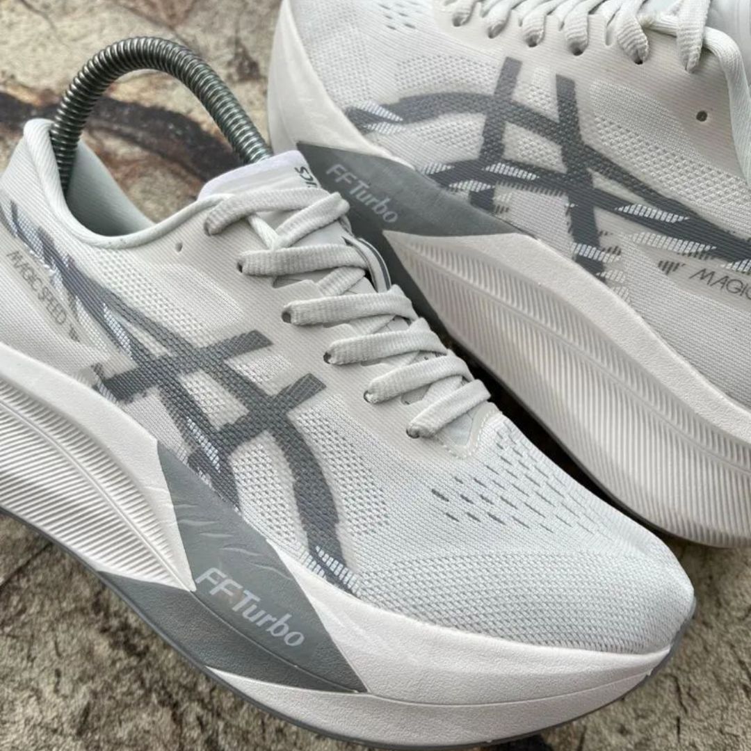 Asics Magic Speed 4