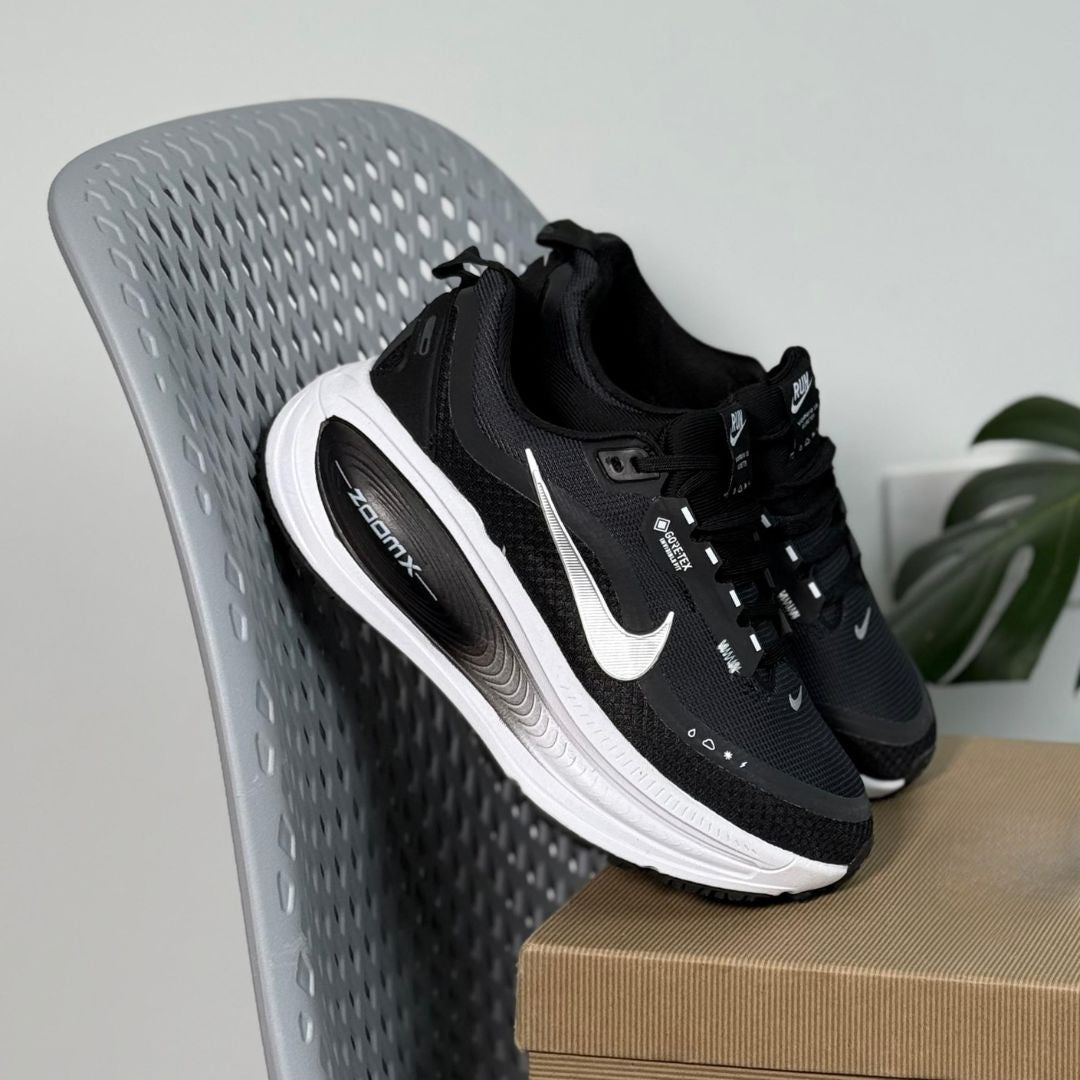 Nike Vomero 18 Plus Gore - Tex
