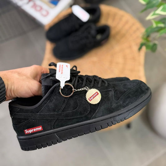 Nike SB Dun Low Supreme - Black