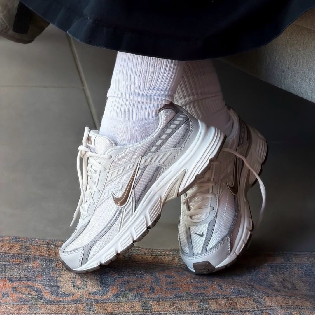 Nike Initiador Beige