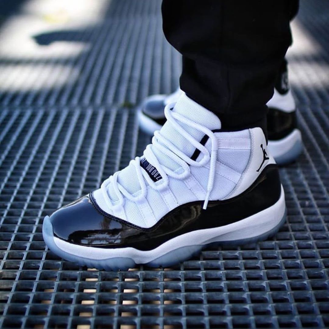 Jordan Retro 11 Negro