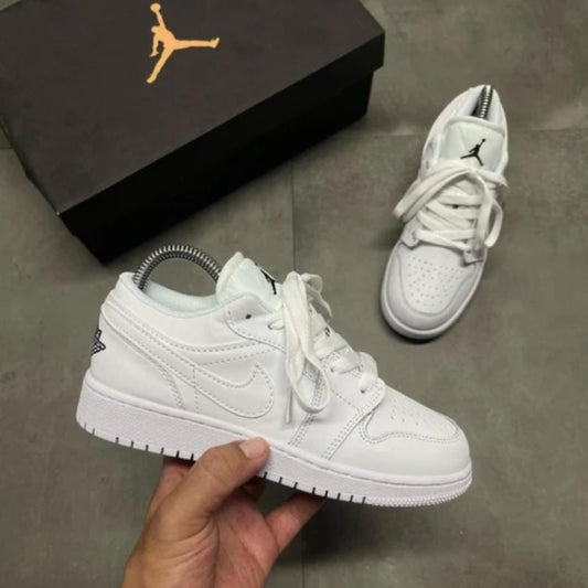 JORDAN 1 LOW TRIPLE WHITE