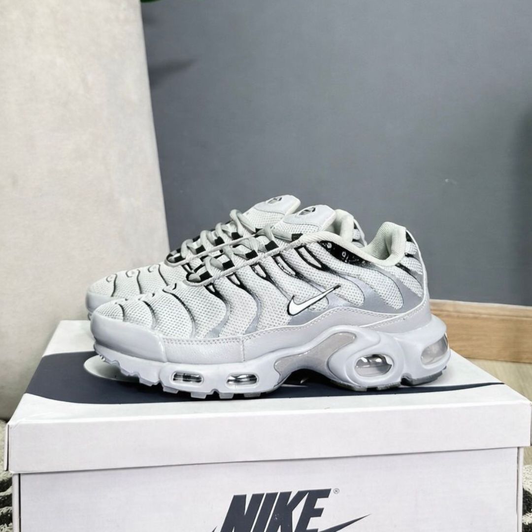 Nike Air Max Plus TN WOLF GREY
