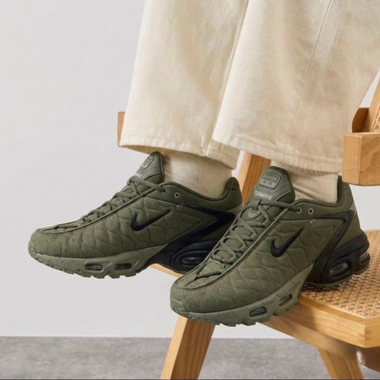 NIKE TAILWIND II - GREEN