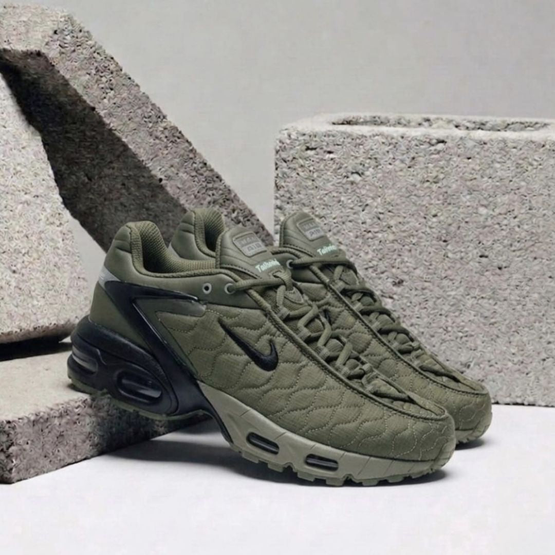NIKE TAILWIND II - GREEN