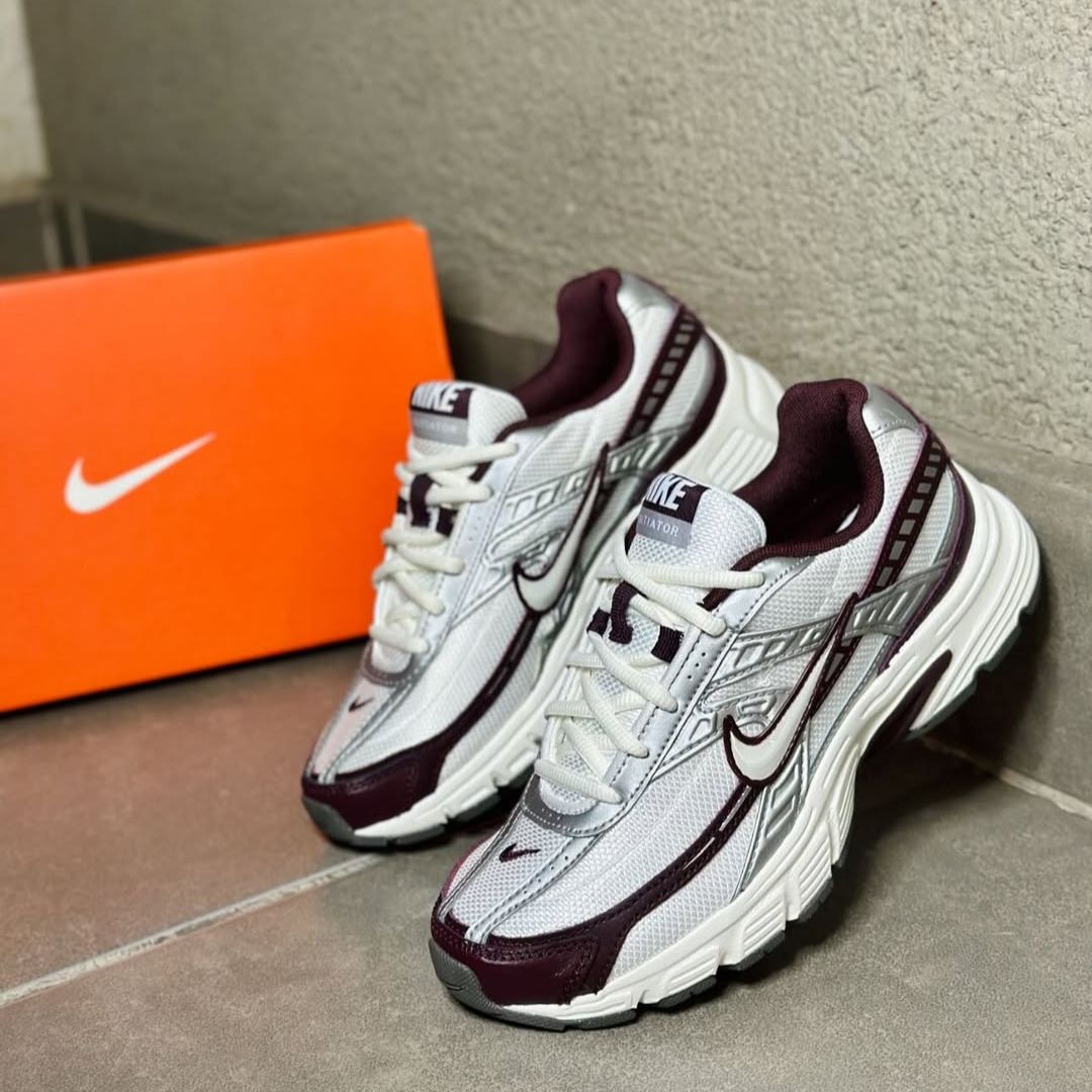 Nike Initiador CN - Vinotinto