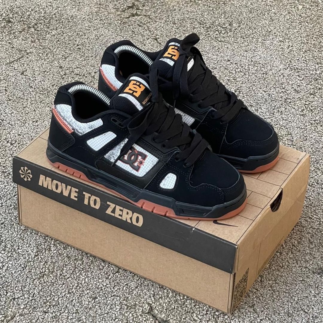 DC Stage Low Black