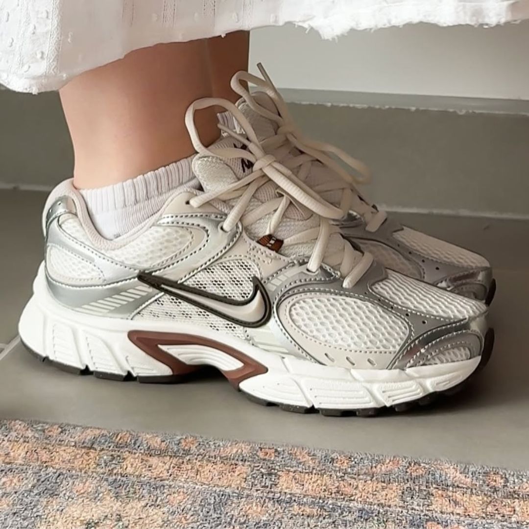 Nike V5 RNR Gris y Cafe