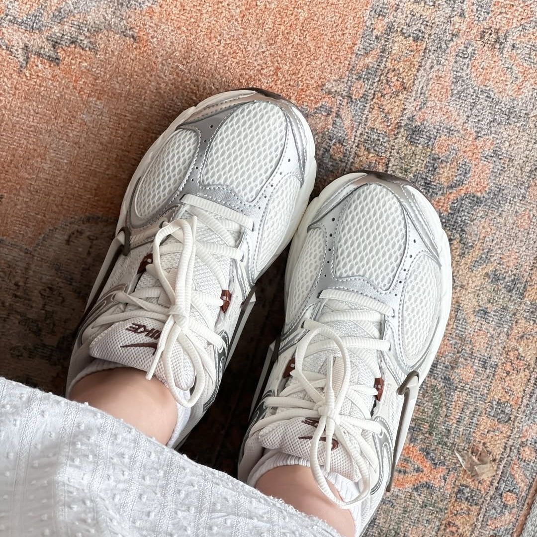 Nike V5 RNR Gris y Cafe