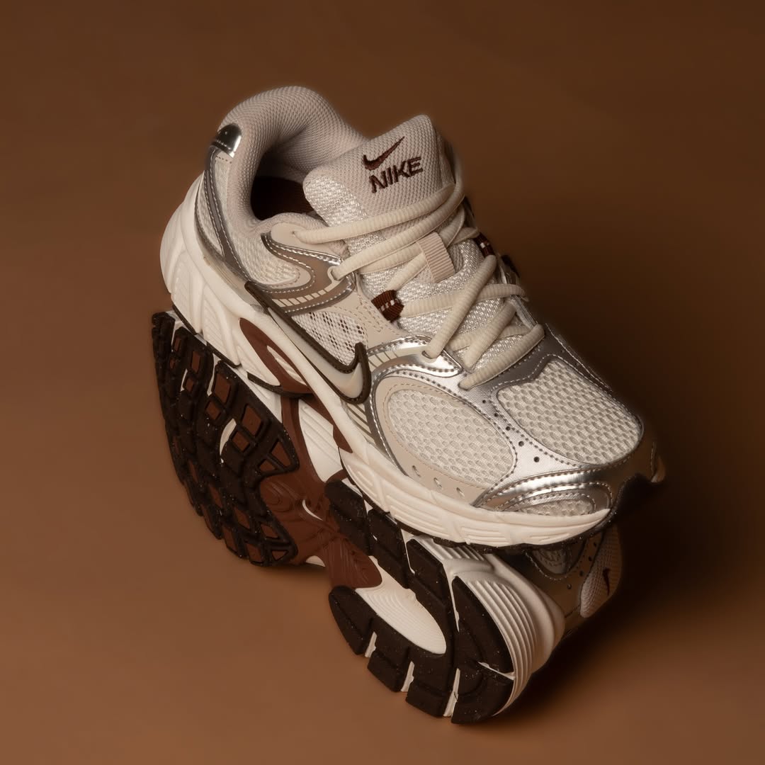 Nike V5 RNR Gris y Cafe