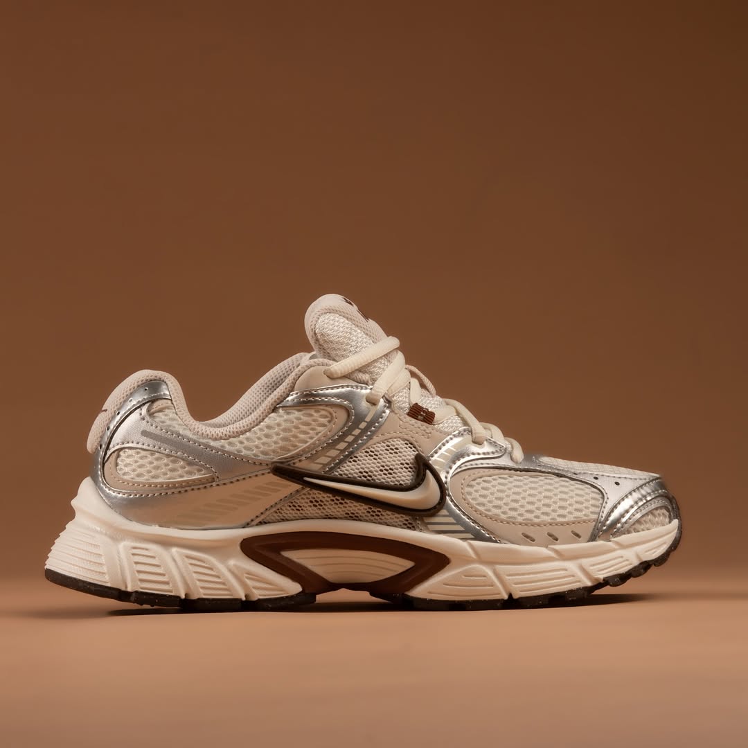 Nike V5 RNR Gris y Cafe