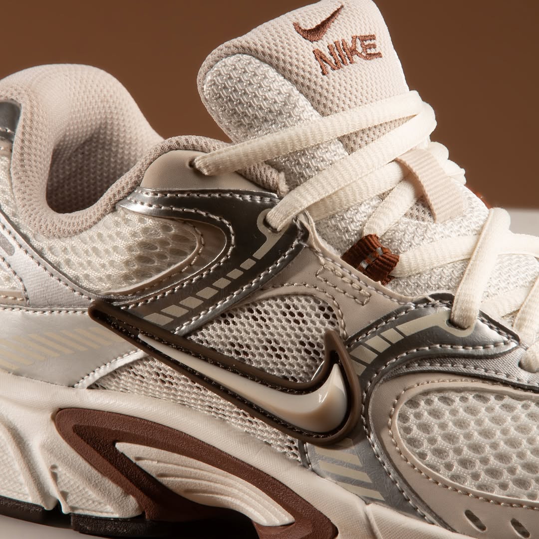 Nike V5 RNR Gris y Cafe