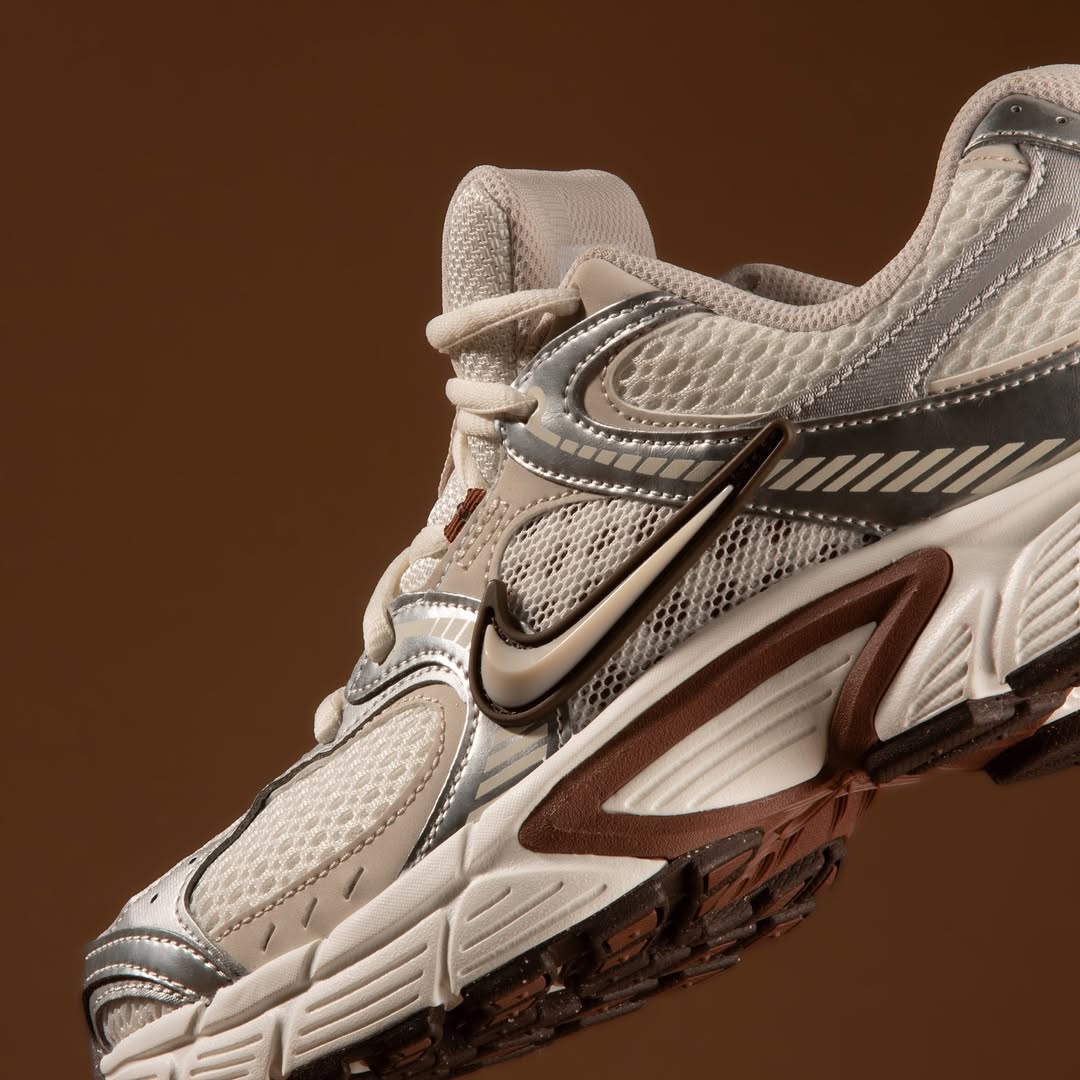 Nike V5 RNR Gris y Cafe