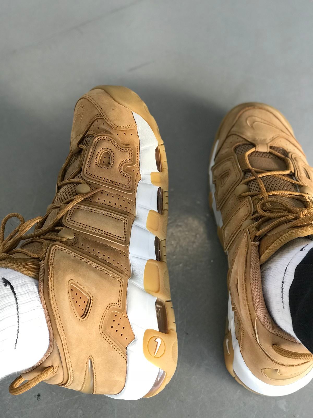 Nike Uptempo Beige