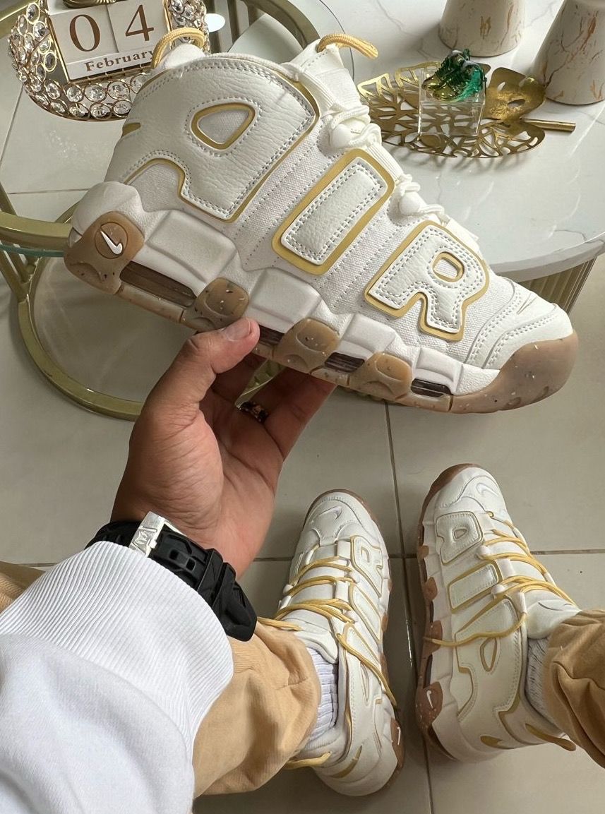 Nike Uptempo Beige